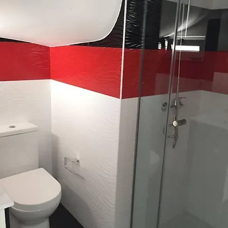 House With 3 Suites, Jacuzzi, Terraces,